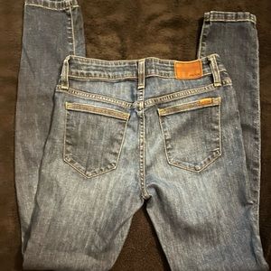 Joe’s jeans size 25, flawless the icon, mid rise skinny